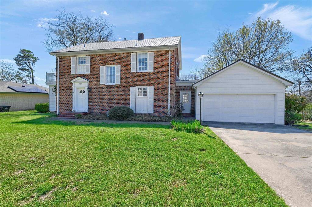 1430 W Woodard Street, Denison, TX 75020