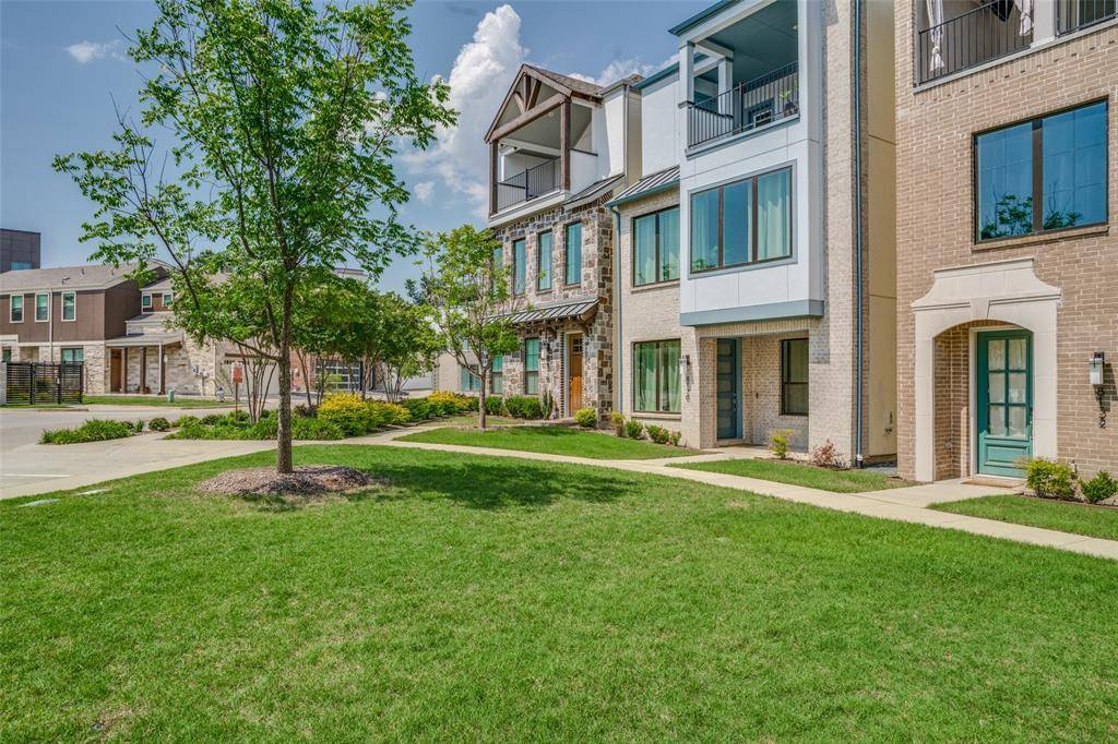 Dallas, TX 75231,8120 Bromley Drive
