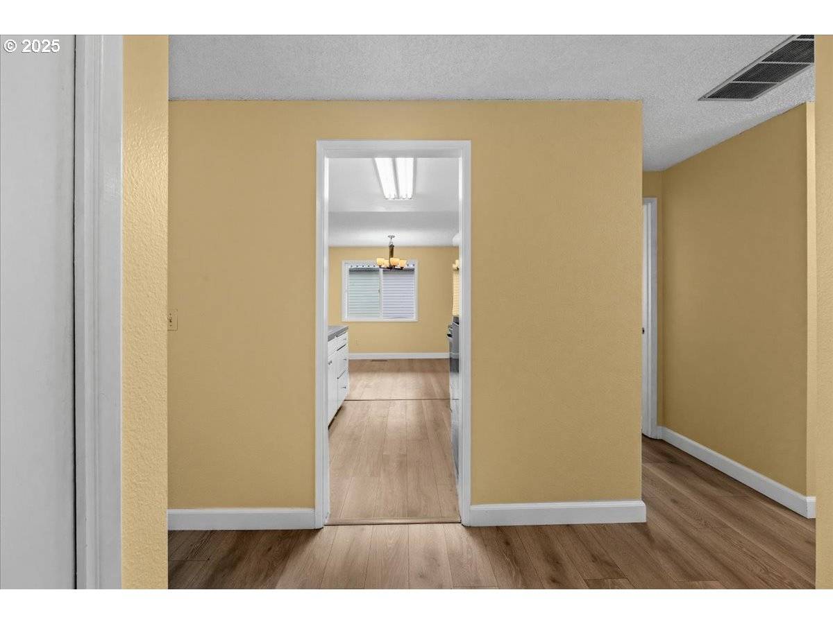 Vancouver, WA 98665,307 NE 85TH ST #B