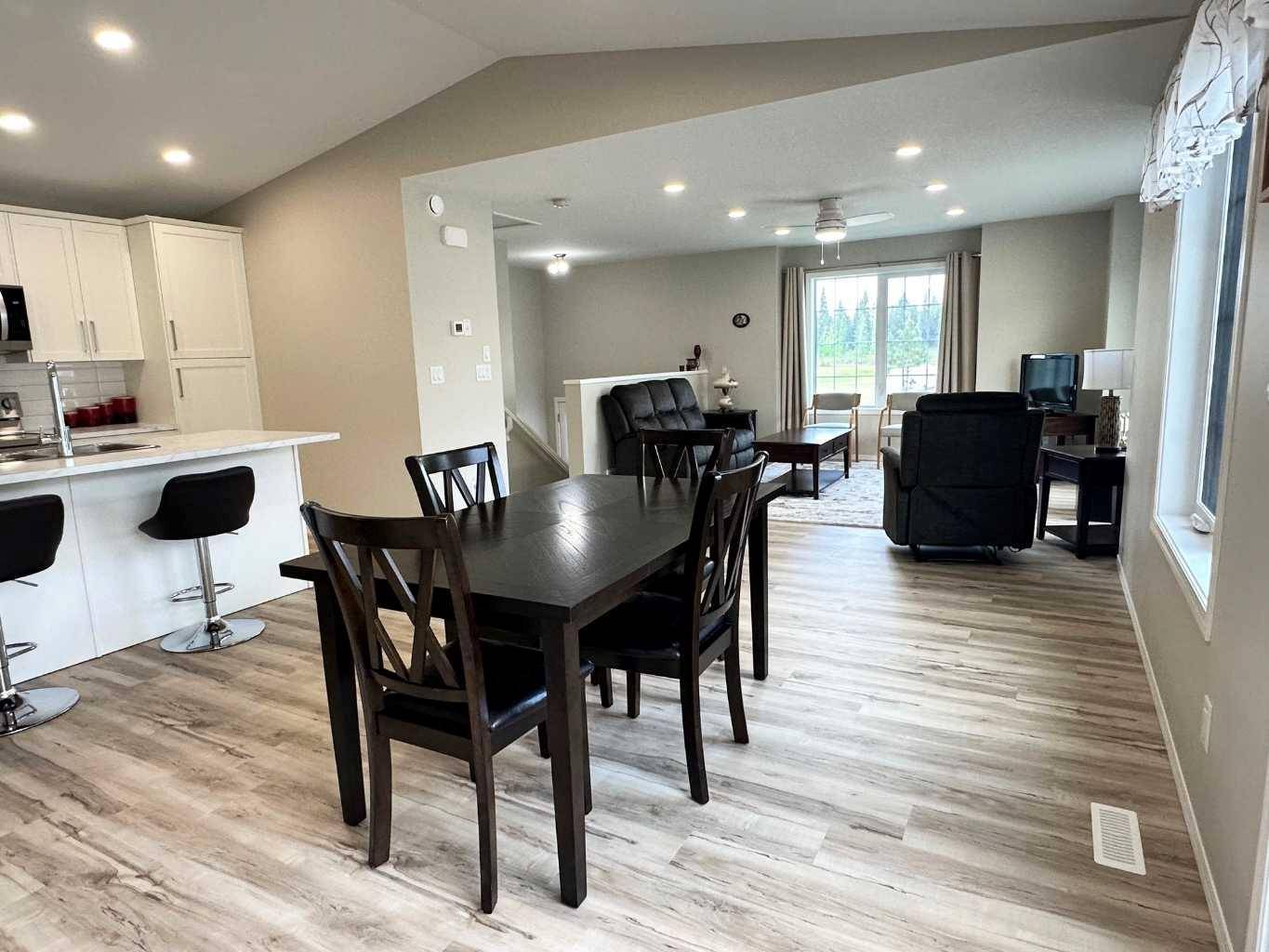 Red Deer, AB T4P2S7,120 Golden CRES