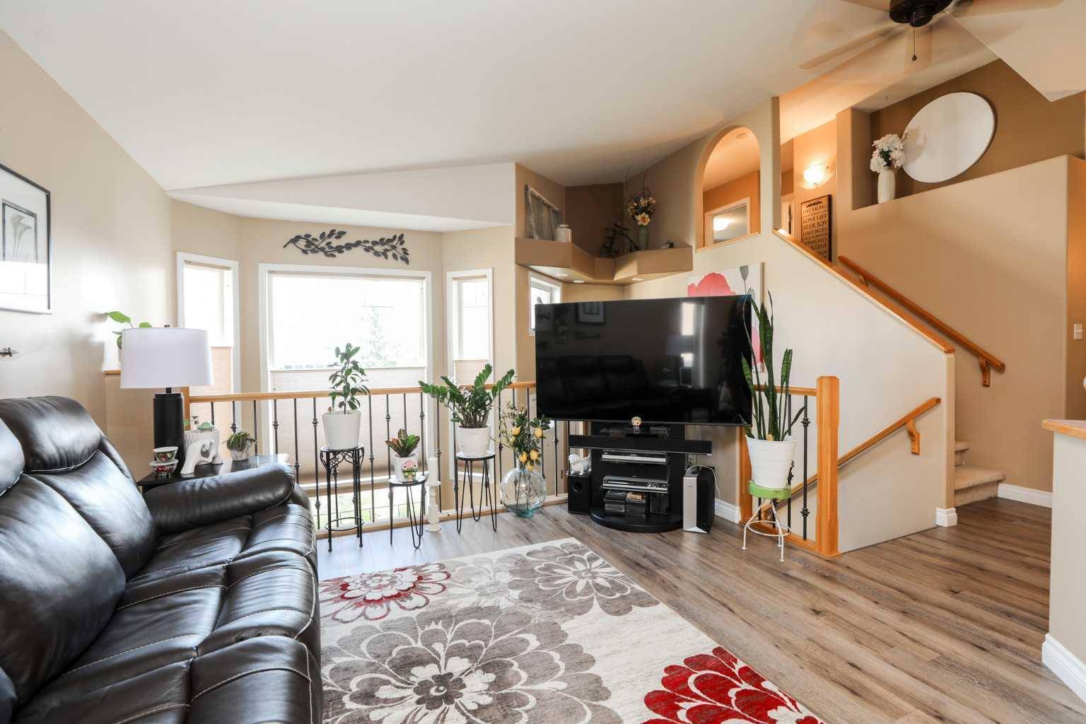 Lethbridge, AB T1K 6T6,398 Kodiak BLVD N