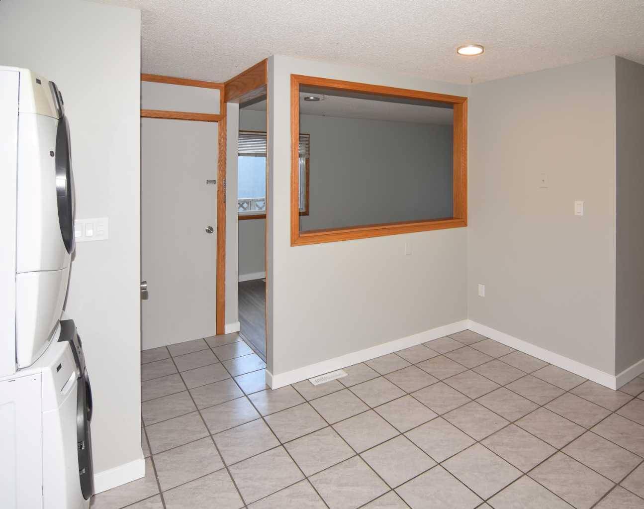 Calgary, AB T2A 3N8,12 Penedo PL SE