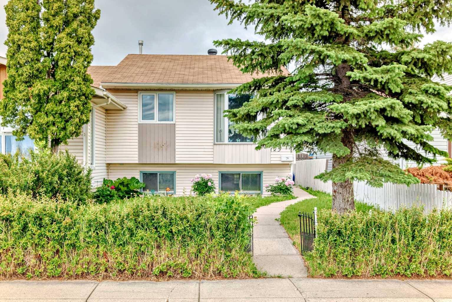 125 Falbury CRES Northeast, Calgary, AB T2Y4K1