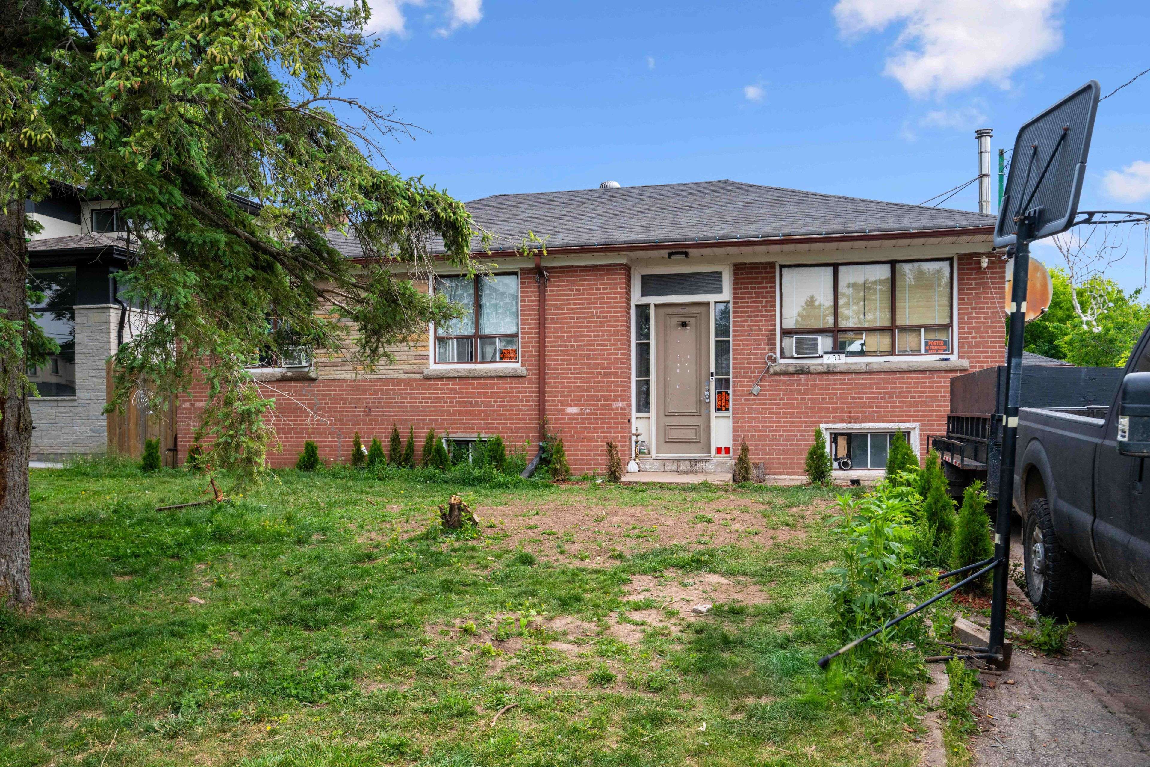 451 Sandmere PL, Oakville, ON L6L 4G5