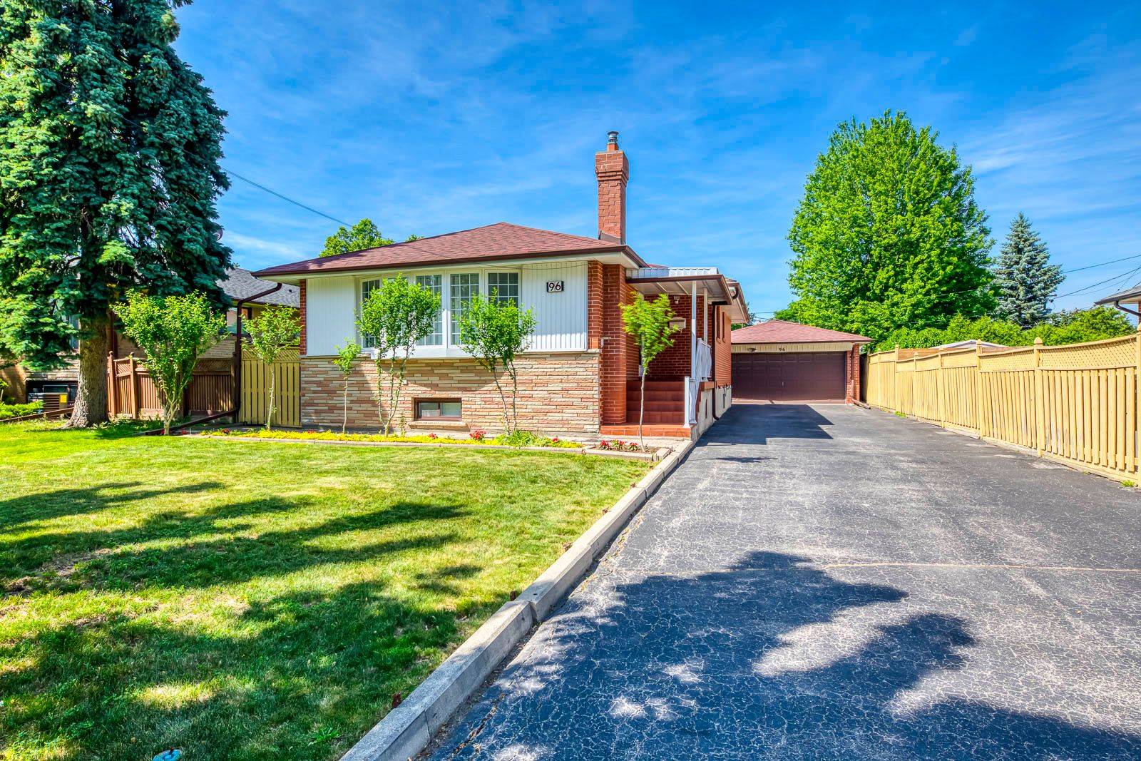 96 Celestine DR, Toronto W09, ON M9R 3N7