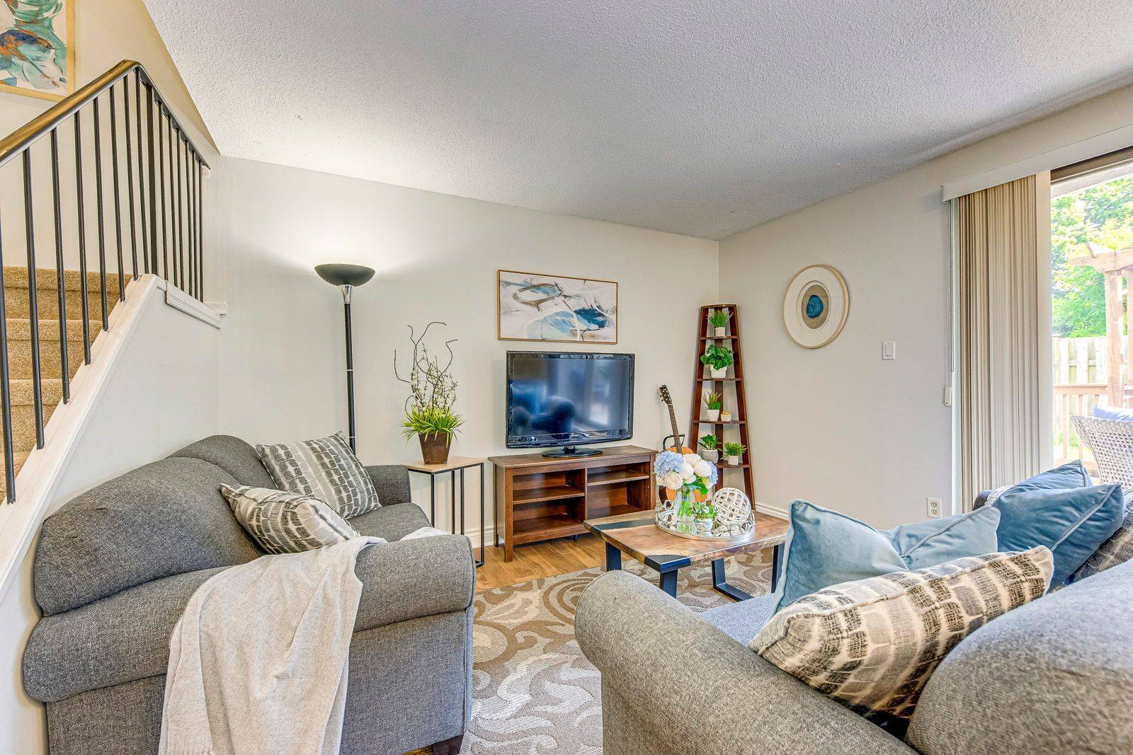 Oakville, ON L6H 2P5,1008 Falgarwood DR #02
