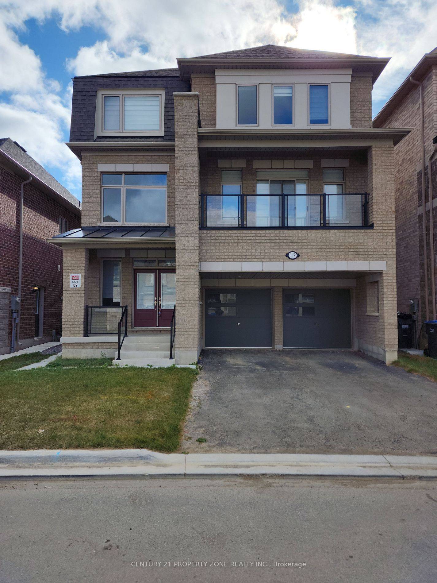 13 Junior RD, Brampton, ON L7A 5J4