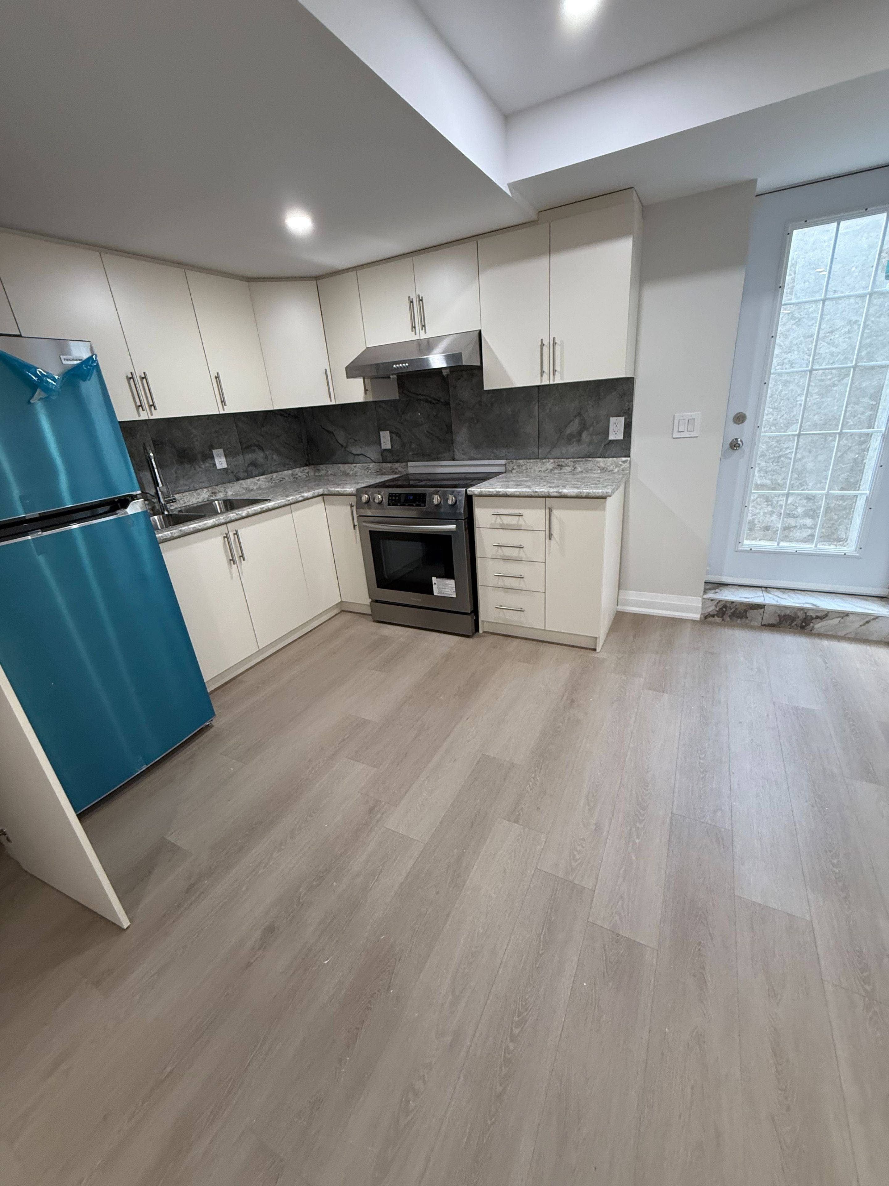 Brampton, ON L6Y 6K8,10 Trellanock RD #Basement