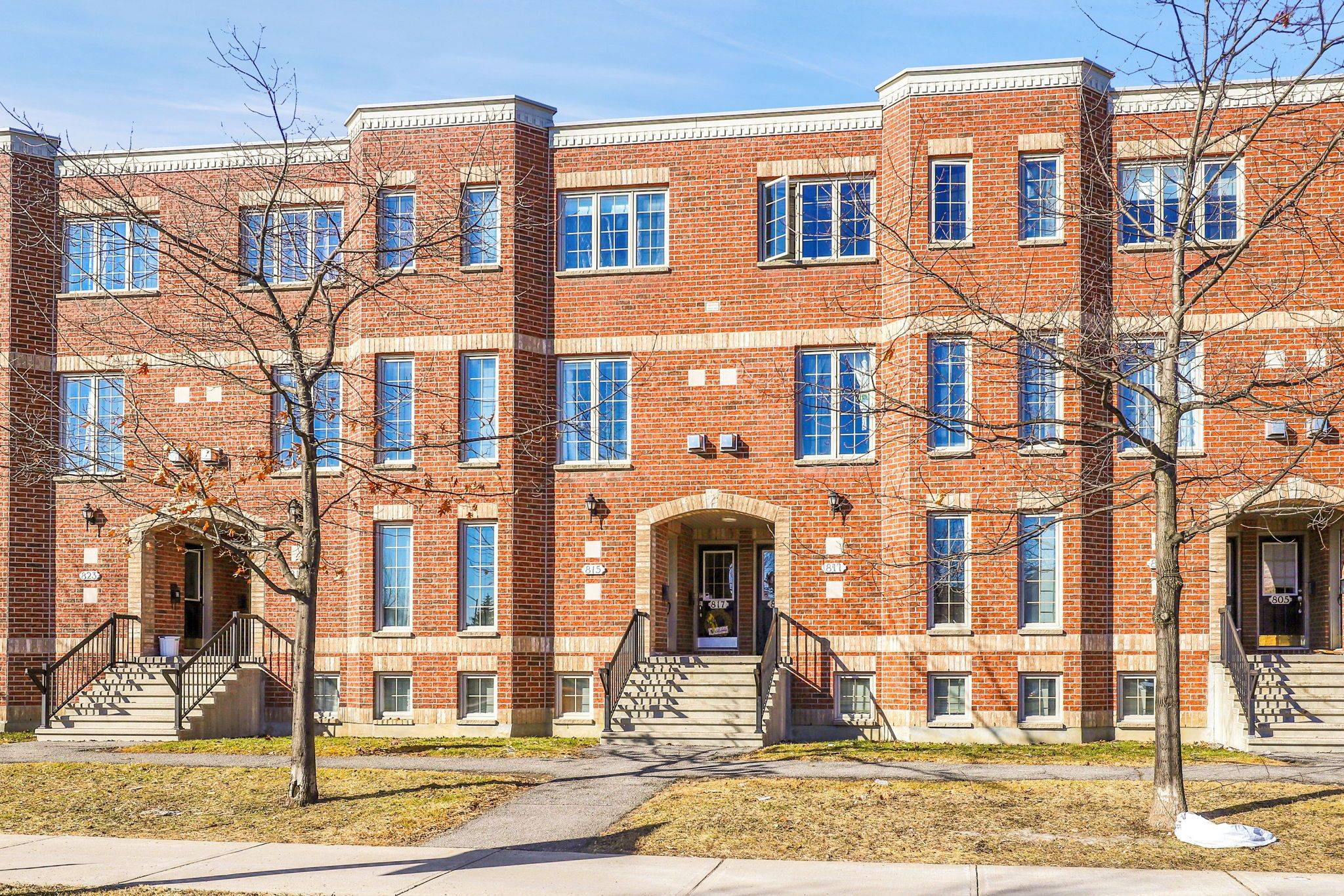 811 Longfields DR #10, Barrhaven, ON K2J 5N2