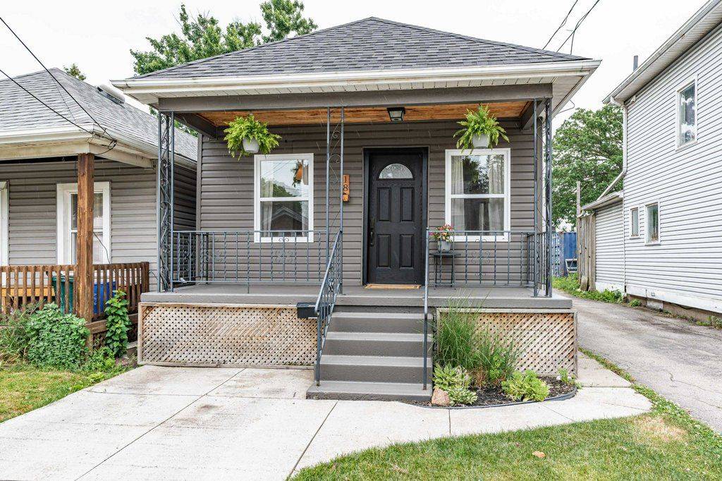 18 ELLIS AVE, Hamilton, ON L8H 4L7
