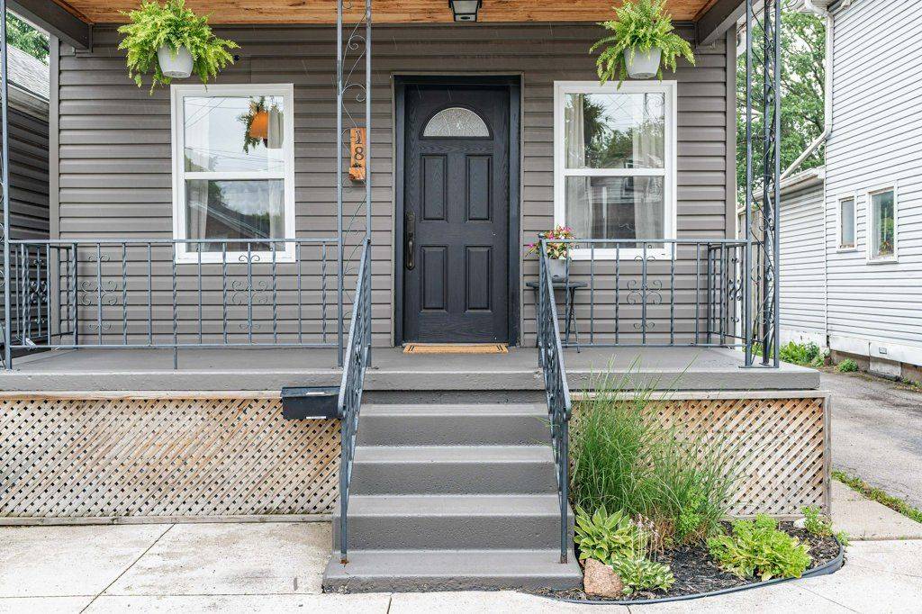 Hamilton, ON L8H 4L7,18 ELLIS AVE