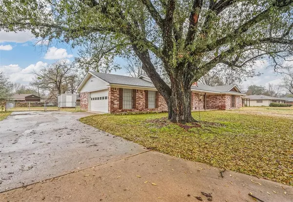 Commerce, TX 75428,2711 Marshall Street