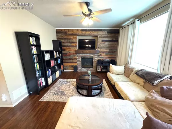 Colorado Springs, CO 80923,6713 Abbeywood DR