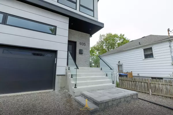 Mississauga, ON L5E 1A7,935 First ST