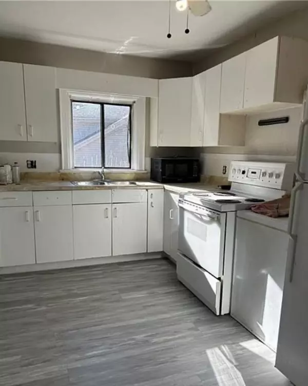 St. Catharines, ON L2R 2J5,45 Louisa ST #2