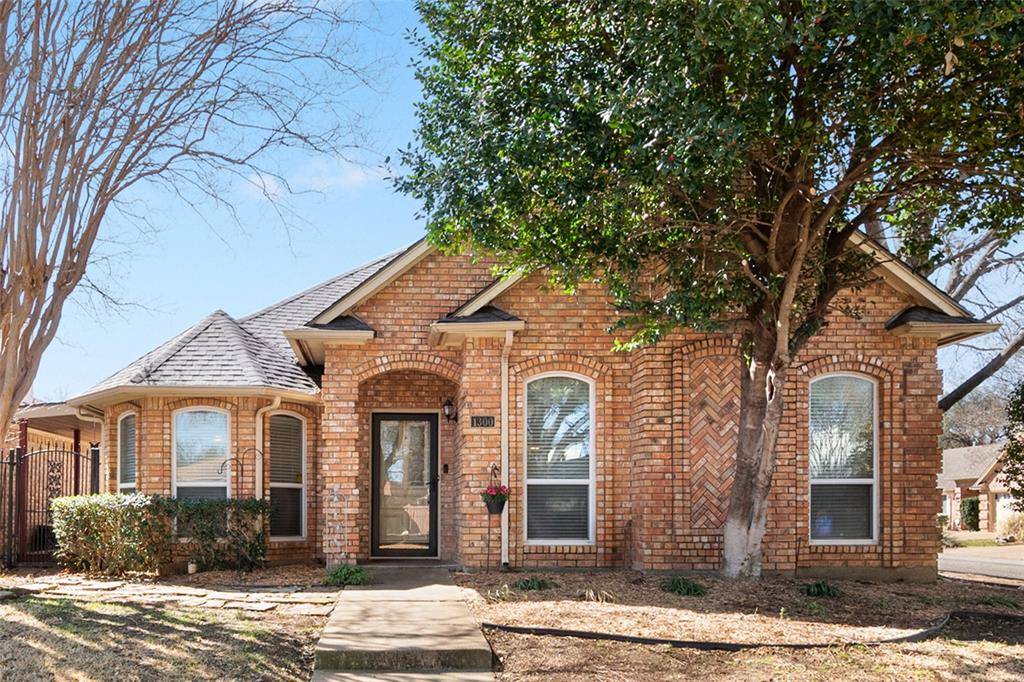 1300 Boardwalk Street, Arlington, TX 76011