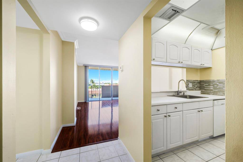 Pompano Beach, FL 33062,[StreetName,UnitNumber,StreetNumber,StreetDirPrefix]