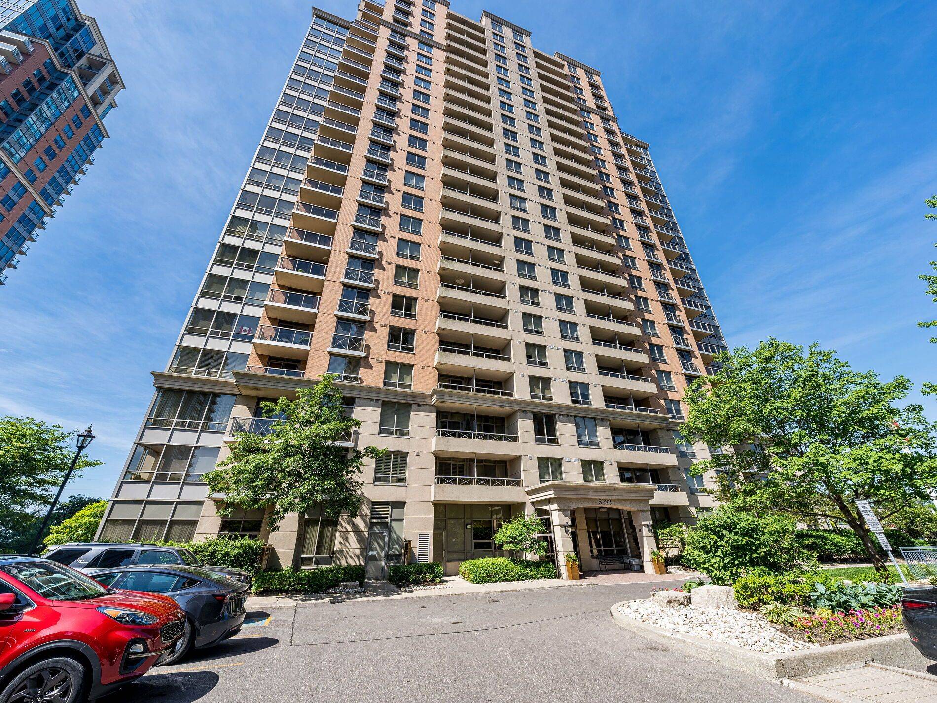 5233 Dundas ST W ##1428, Toronto W08, ON M9B 6M1