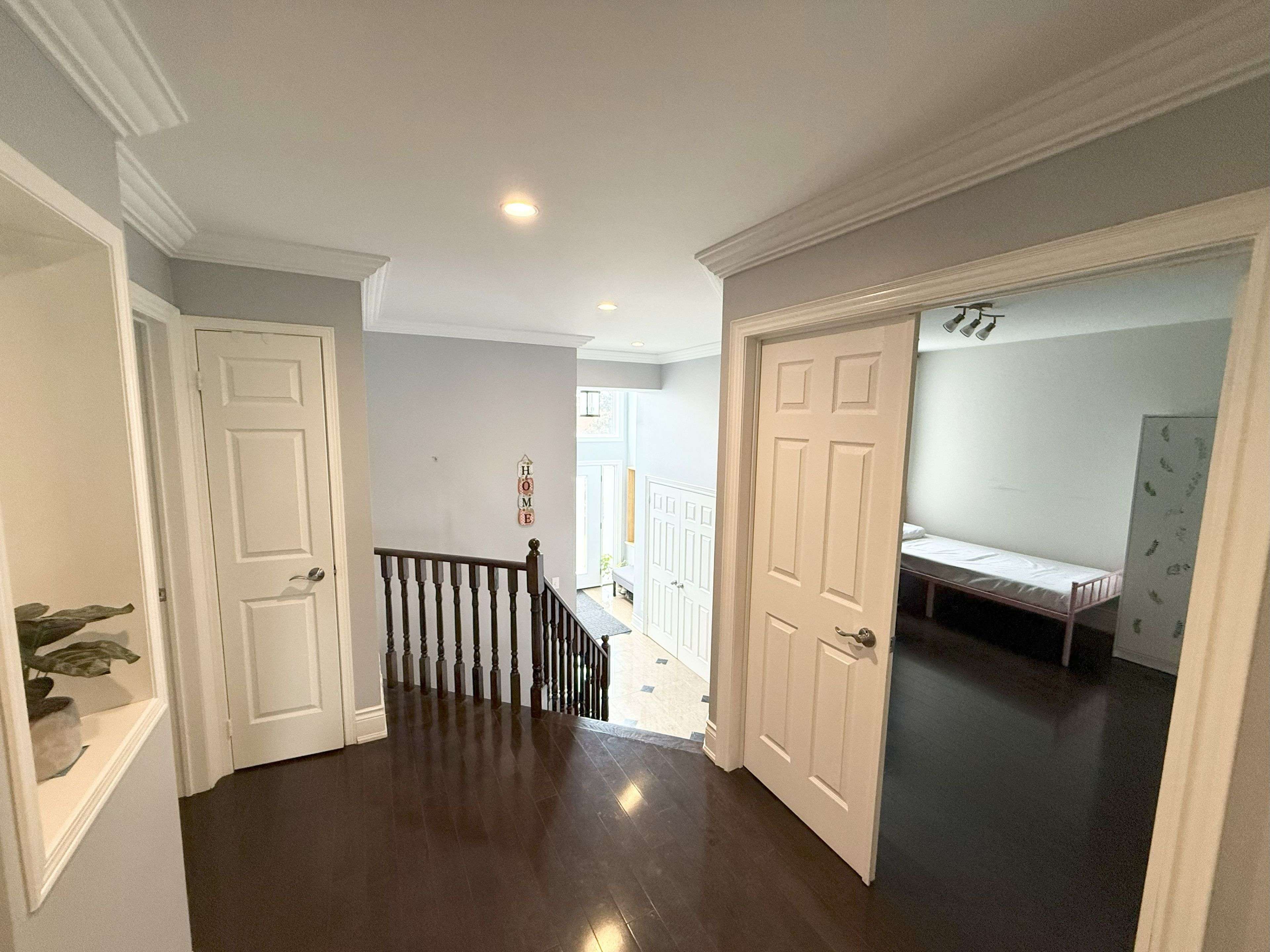 Mississauga, ON L5V 2E2,5591 Whitehorn AVE #Upper