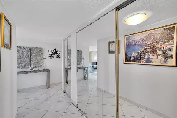 Hollywood, FL 33019,1401 S OCEAN DR #701