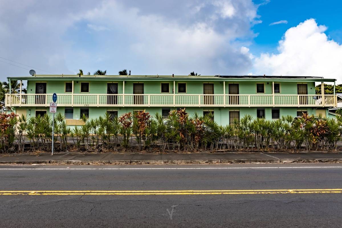 1303 KALANIANAOLE ST, Hilo, HI 96720