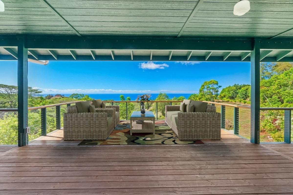 1613 PUU RD #B, Kalaheo, HI 96741