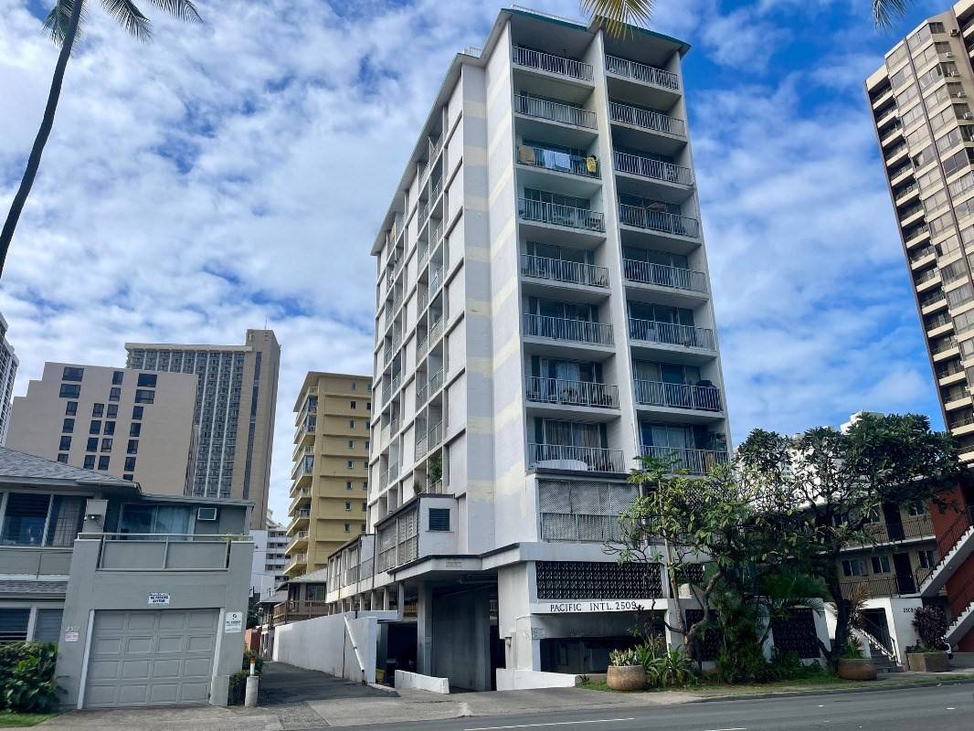 2509 ALA WAI BLVD #1005, Honolulu, HI 96815