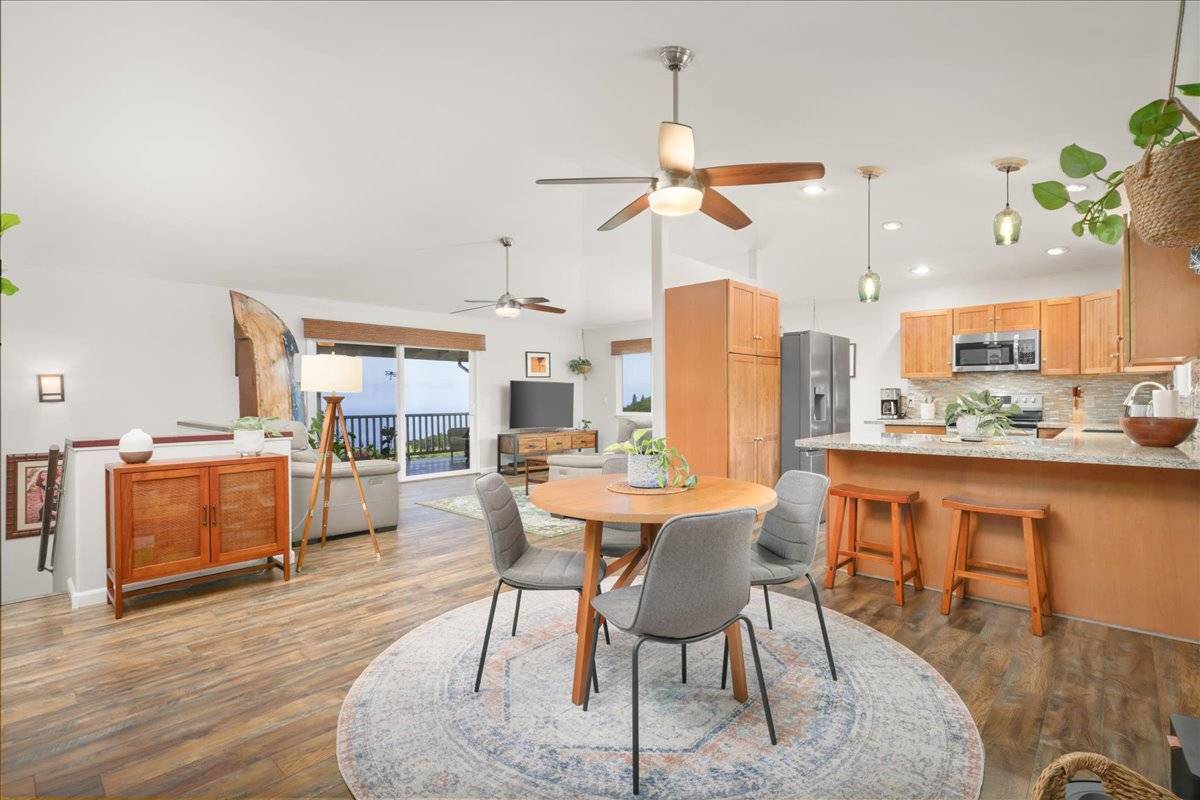 Kailua-kona, HI 96725,77-141 KALANIUKA ST #1