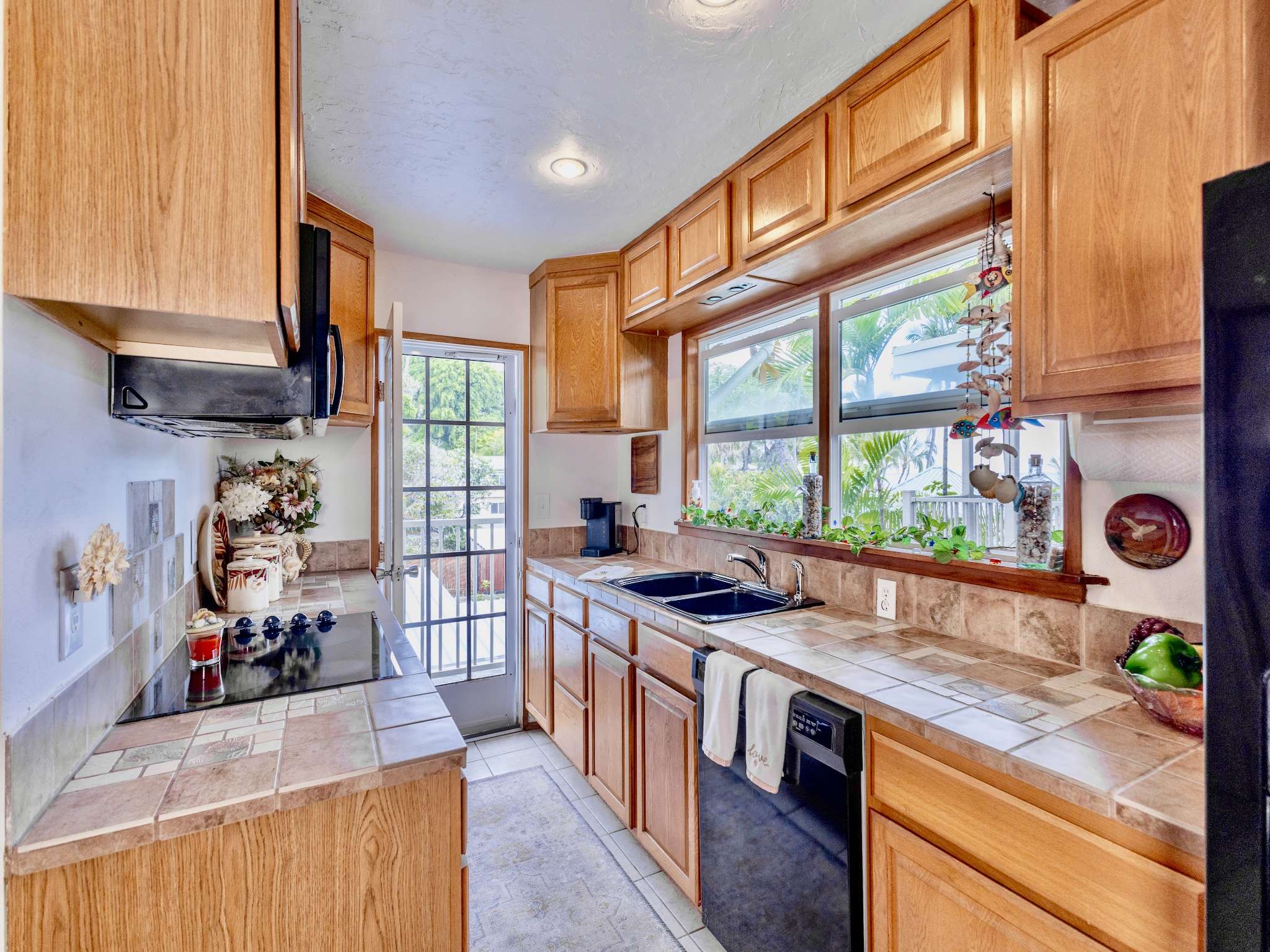 75-6124 ALII DR #208, Kailua-kona, HI 96740