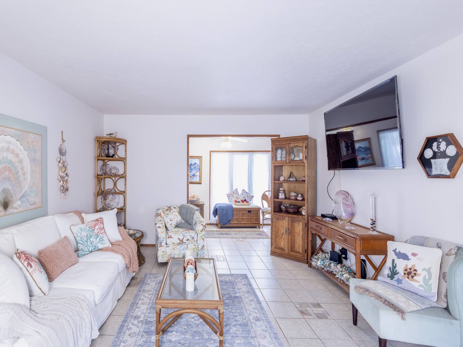 Kailua-kona, HI 96740,75-6124 ALII DR #208