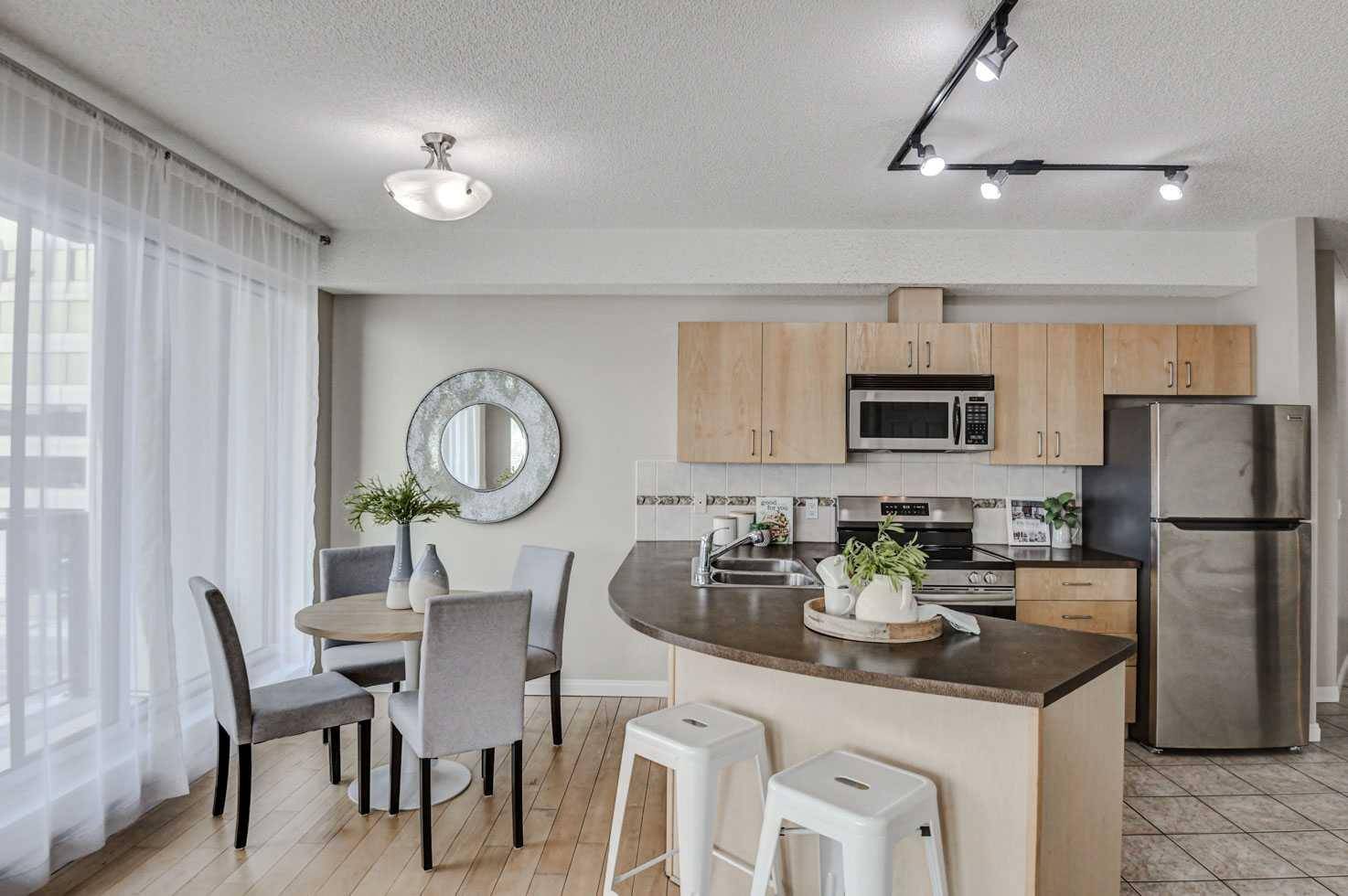 Calgary, AB t2g5r9,108 15 AVE SE #403