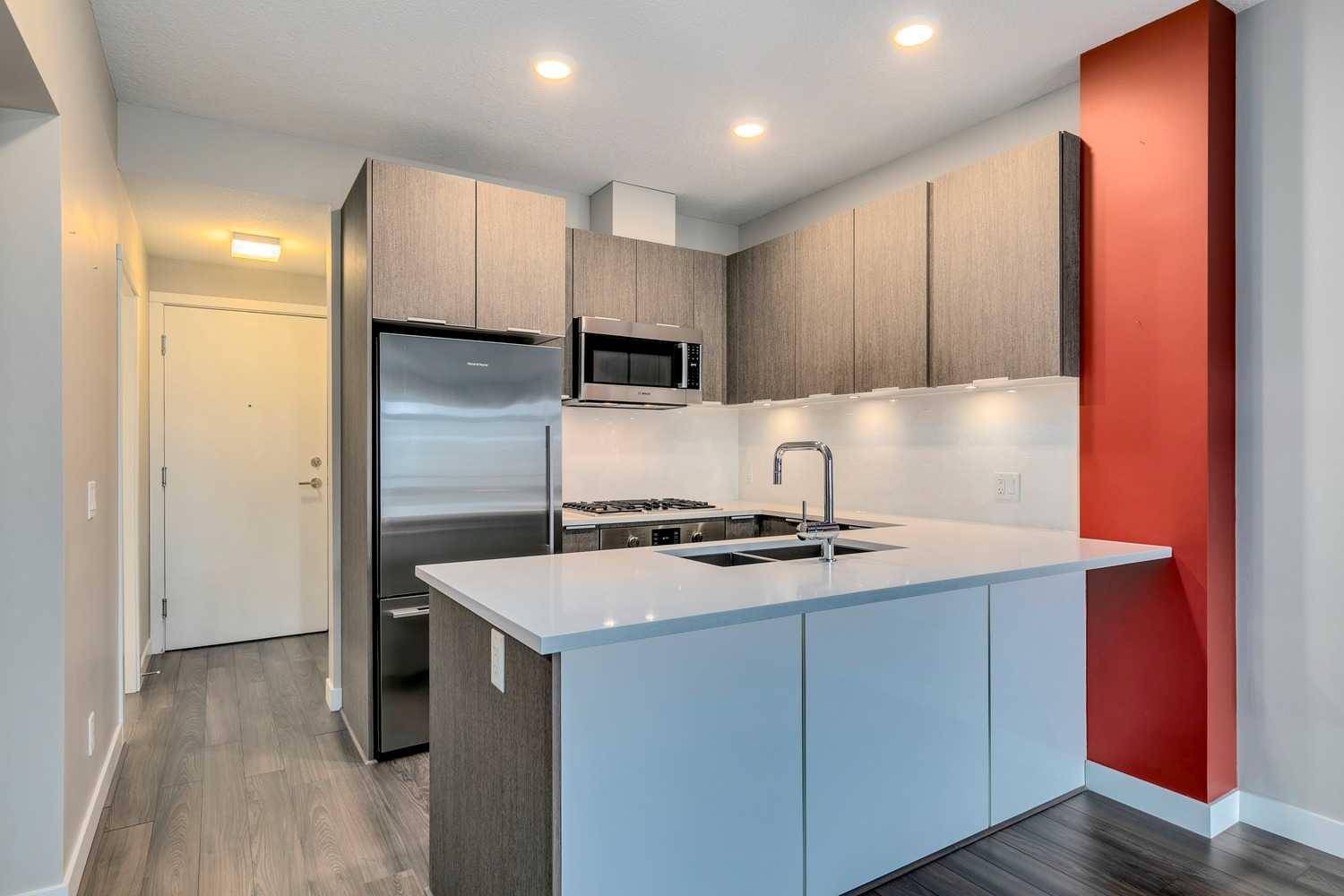 Calgary, AB T3R 0X7,823 5 AVE NW #315