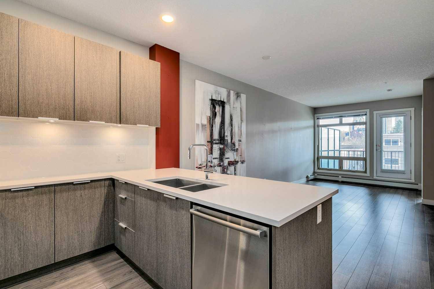 Calgary, AB T3R 0X7,823 5 AVE NW #315