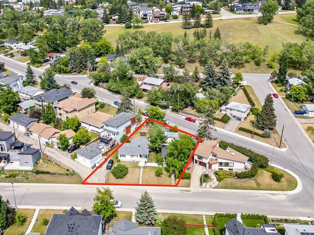 Calgary, AB T3B 0Y7,4904 22 AVE Northwest