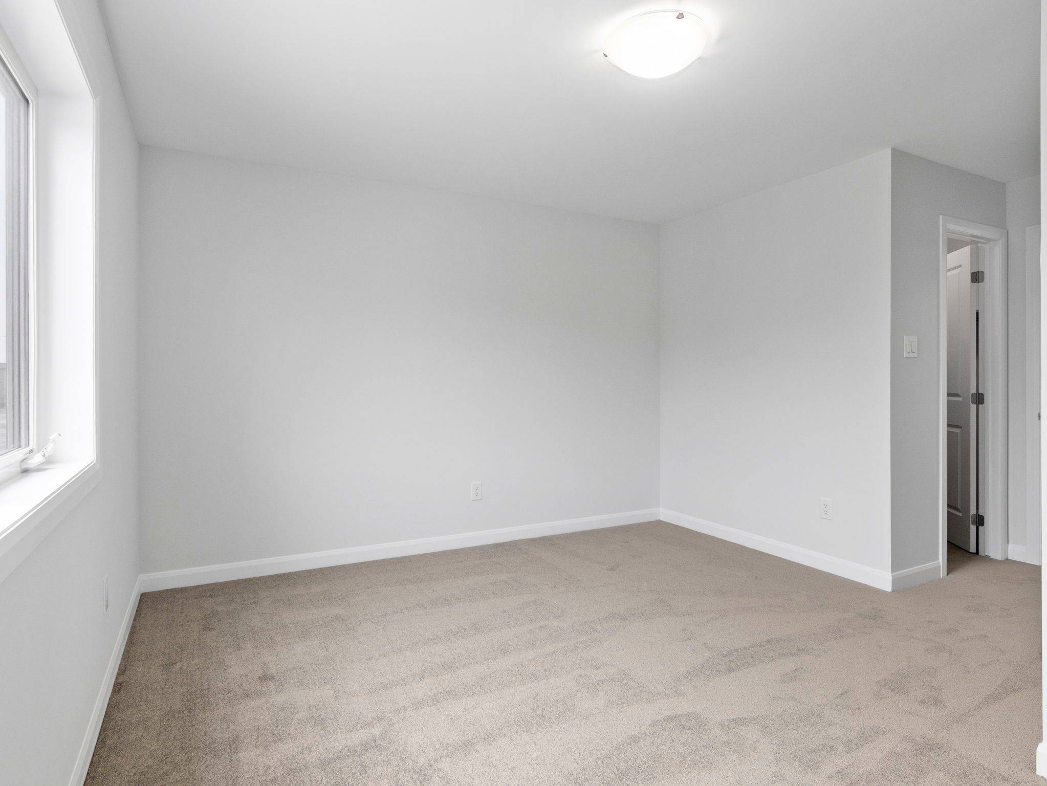 Barrhaven, ON K2C 3H2,933 Athnery CT
