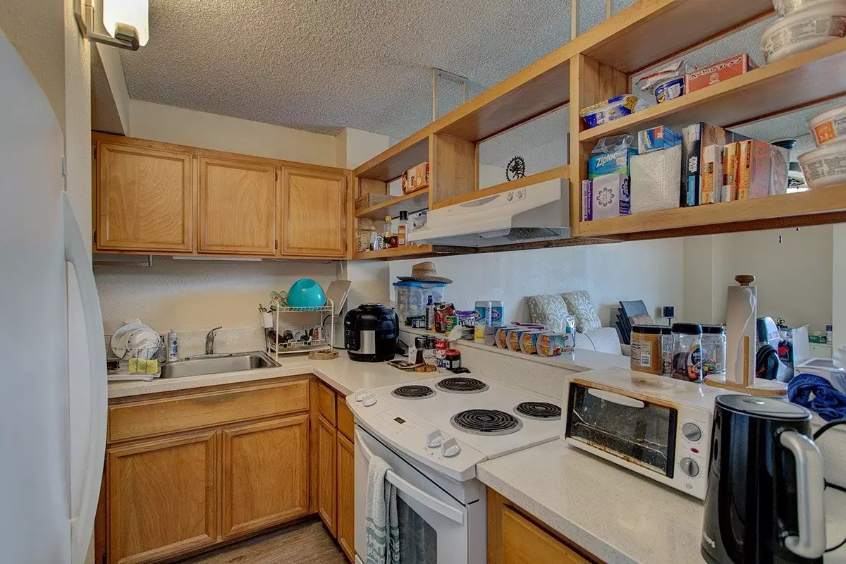 Hilo, HI 96720,101 AUPUNI ST #619