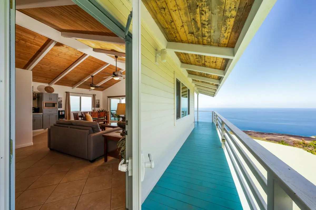 Captain Cook, HI 96704,87-3215 DATURA RD