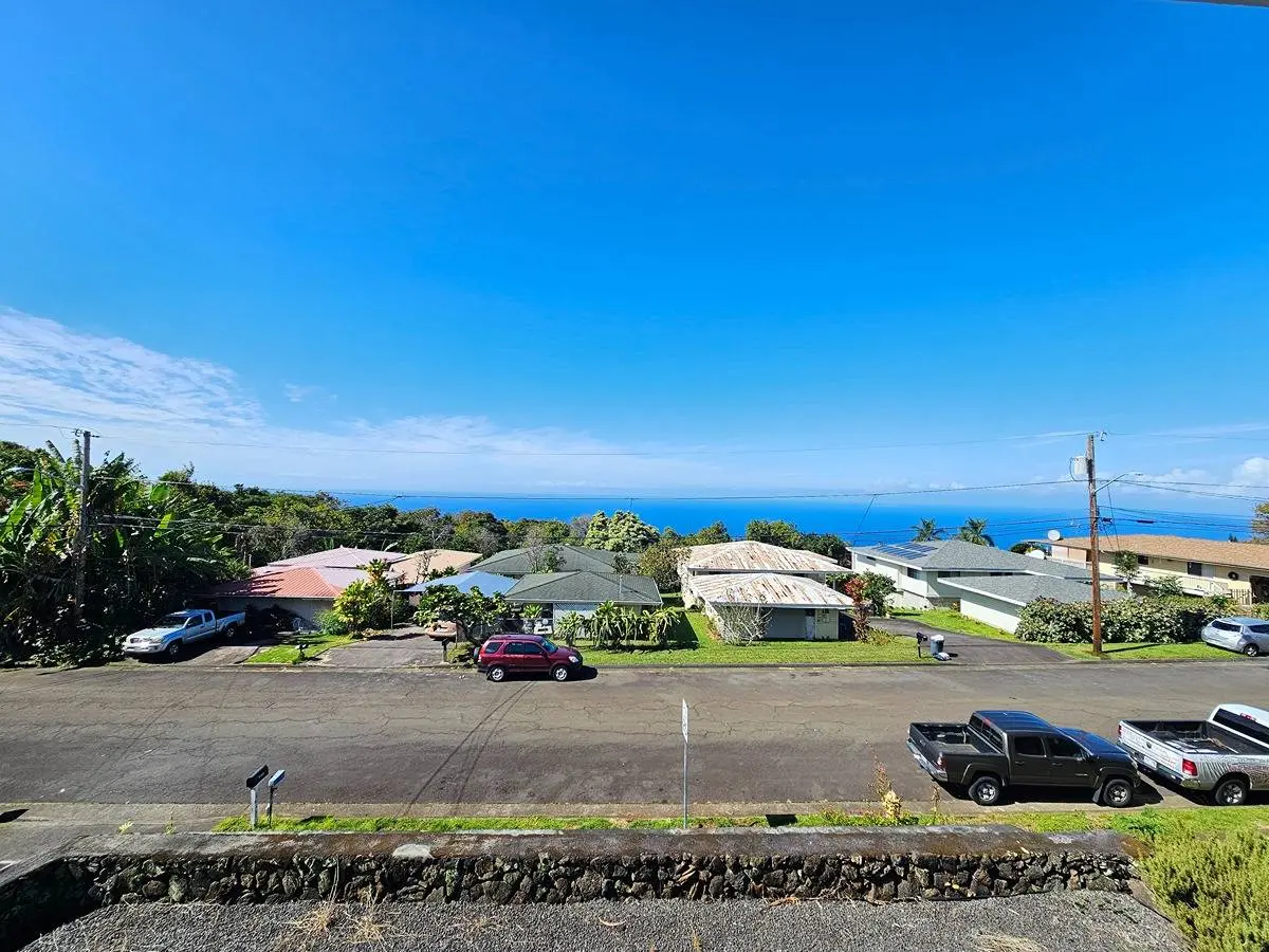 Captain Cook, HI 96704,82-6063 KIRITINA PL