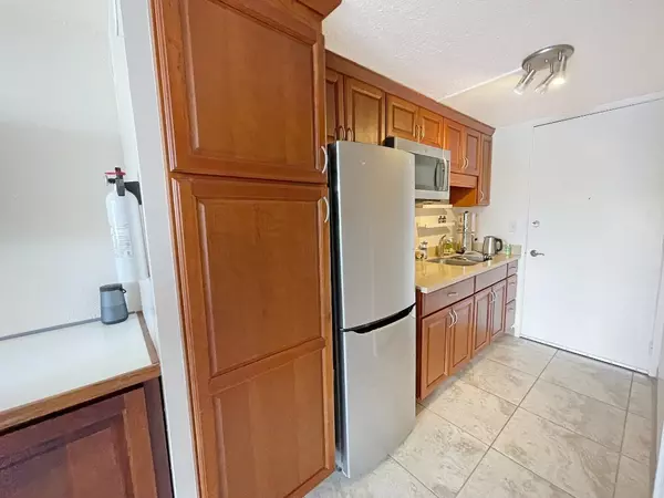 Hilo, HI 96720,84 PUKIHAE ST #206