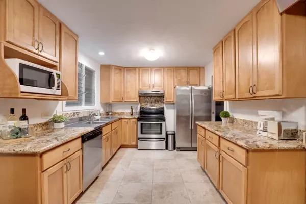 Hilo, HI 96720,77 ALAHELENUI ST