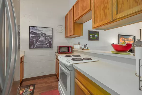 Hilo, HI 96720,1875 KALANIANAOLE AVE #704