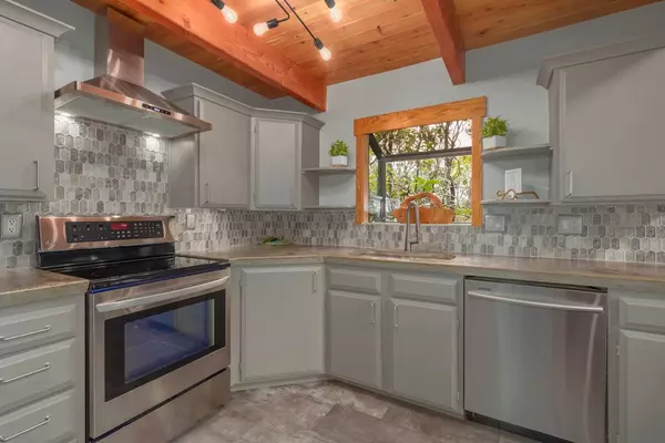 Volcano, HI 96785,11-3294 ALAULA ST