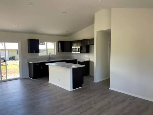 Pahoa, HI 96778,16-2051 HALE WY