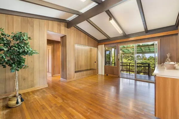 Honomu, HI 96728,28-247 KALANI LP RD