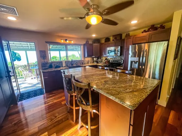 Captain Cook, HI 96704,83-5583 MIDDLE KEEI RD