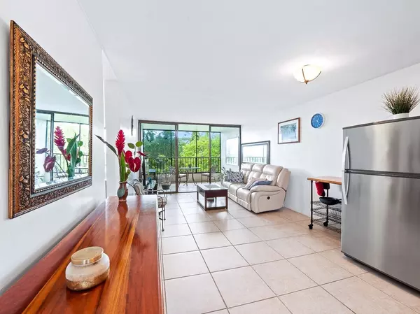 1875 KALANIANAOLE AVE #410, Hilo, HI 96720