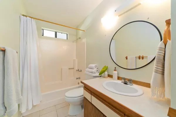 Captain Cook, HI 96704,81-1077-B CAPTAIN COOK RD