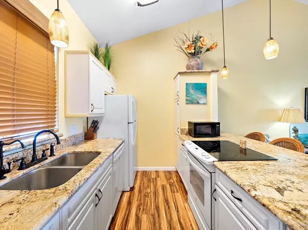 Kailua-kona, HI 96740,75-6081 ALII DR #A206