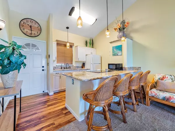 Kailua-kona, HI 96740,75-6081 ALII DR #A206