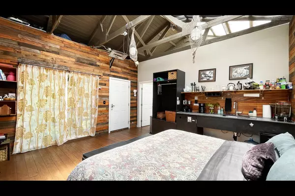 Volcano, HI 96785,2249 MOKUNA ST